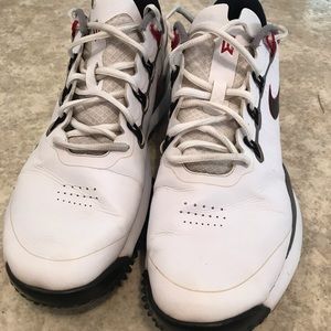Shoes - Tiger Woods Nike golf shoes size 10 Shoes - Tiger Woods Nike golf shoes size 10